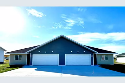 518 Garfield Street SE, Warroad, MN 56763 - Photo 1