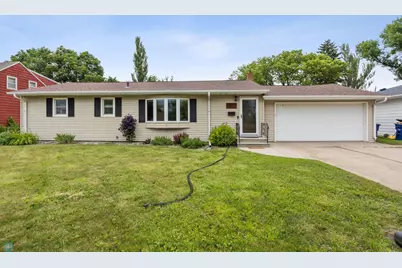 1512 10th Avenue S, Moorhead, MN 56560 - Photo 1