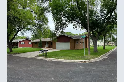 402 6th Street NE, Barnesville, MN 56514 - Photo 1