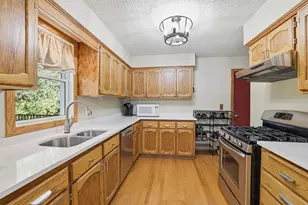 2108 Friendship Ln, Burnsville, MN 55337 - Photo 9