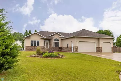 1922 33rd Street S, Moorhead, MN 56560 - Photo 1