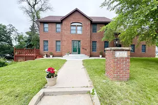 301 4th Ave SE, Pelican Rapids, MN 56572 - Photo 1