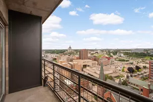 66 9th St E, Saint Paul, MN 55101 - Photo 1