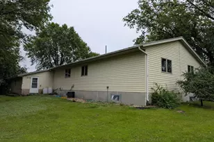 175 E 4th St, Cottonwood, MN 56229 - Photo 31