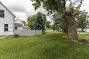 218 E Main St, Cyrus, MN 56323 - Photo 5