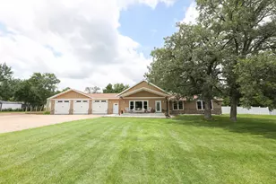 915 S Darling Dr NW, Alexandria, MN 56308 - Photo 1