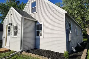 1204 10th St NE, Austin, MN 55912 - Photo 1