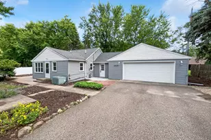 6043 17th St N, Oakdale, MN 55128 - Photo 1