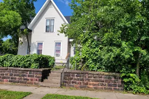 89 Douglas St, Saint Paul, MN 55102 - Photo 1