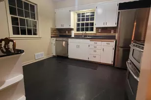 905 Carver St N, Winthrop, MN 55396 - Photo 15