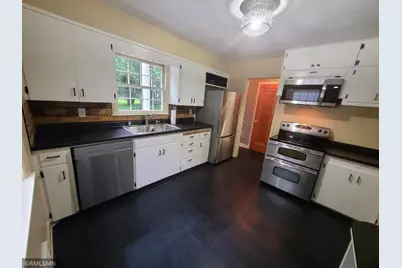 905 Carver Street N, Winthrop, MN 55396 - Photo 17