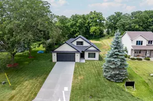 2529 Elmcroft Dr SW, Rochester, MN 55902 - Photo 1