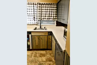 308 Maple Avenue S, Thief River Falls, MN 56701 - Photo 15