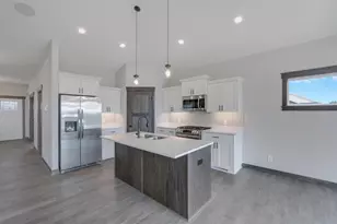 909 Acorn Ct, Hudson, WI 54016 - Photo 19