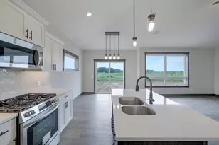 909 Acorn Ct, Hudson, WI 54016 - Photo 17