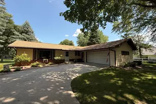 1610 N 6th St, Montevideo, MN 56265 - Photo 1