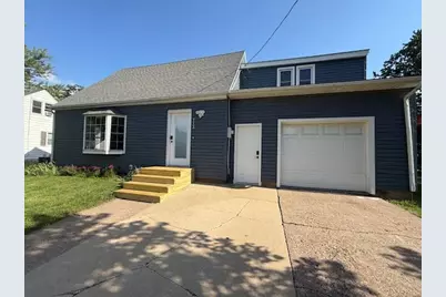 713 Grove Street E, Caledonia, MN 55921 - Photo 1