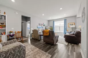 4617 Cobalt Ln, Woodbury, MN 55129 - Photo 9