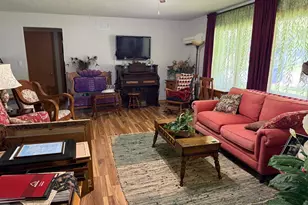 498 7th St SW, Wells, MN 56097 - Photo 5