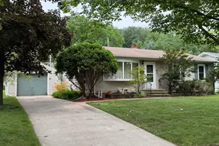 480 S Hill St, La Crescent, MN 55947 - Photo 1