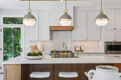 1984 Kenwood Parkway, Minneapolis, MN 55405 - Photo 15