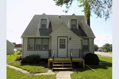 411 Bush Street, Lakefield, MN 56150 - Photo 1