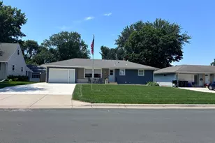 952 Scott St S, Shakopee, MN 55379 - Photo 1