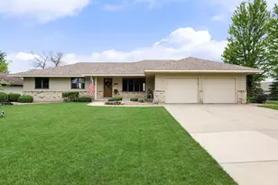 1605 22nd Ave SW, Austin, MN 55912 - Photo 1