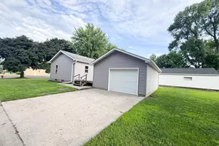 936 Adams Ave, Westbrook, MN 56183 - Photo 5