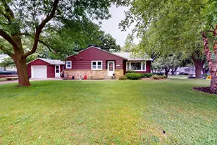 1402 W Clark St, Albert Lea, MN 56007 - Photo 1