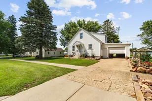 707 4th Ave N, Lakefield, MN 56150 - Photo 1