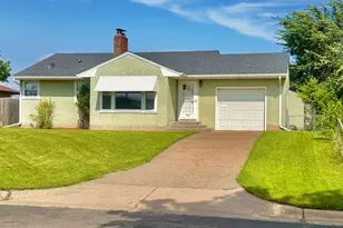 1027 6th Ave S, South Saint Paul, MN 55075 - Photo 1