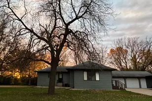 741 Main St, Tracy, MN 56175 - Photo 1