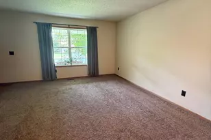 2052 Wilhelm Ct, Shakopee, MN 55379 - Photo 9