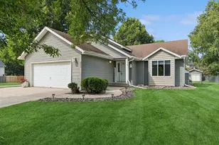 2850 McKinley Dr, Woodbury, MN 55125 - Photo 1