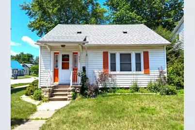 521 Chestnut Street, Winona, MN 55987 - Photo 1