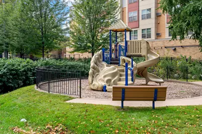 2402 16th Avenue S, Minneapolis, MN 55404 - Photo 3