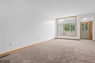 8789 Branson Dr, Inver Grove Heights, MN 55076 - Photo 5