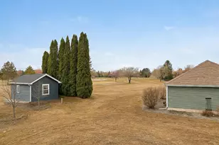 2924 Lavender Pkwy, Faribault, MN 55021 - Photo 3