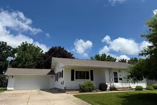 228 13th St SW, Owatonna, MN 55060 - Photo 1