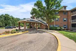 1350 Douglas Dr N, Golden Valley, MN 55422 - Photo 3