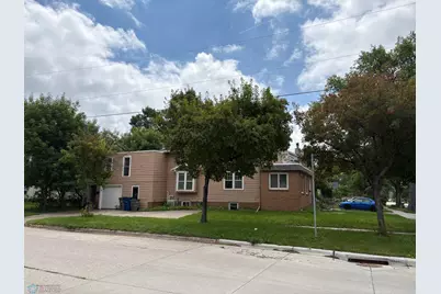 302 11th Street S, Moorhead, MN 56560 - Photo 3