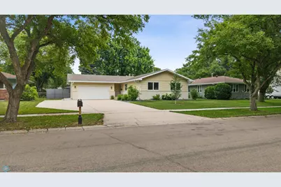 14 35th Avenue NE, Fargo, ND 58102 - Photo 1