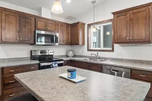 888 Tallgrass Ct, Wanamingo, MN 55983 - Photo 7