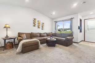 888 Tallgrass Ct, Wanamingo, MN 55983 - Photo 3