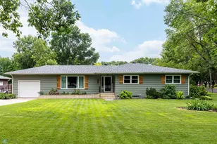 402 5th St NE, Barnesville, MN 56514 - Photo 1