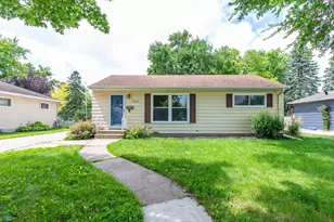 1421 17th St S, Moorhead, MN 56560 - Photo 1