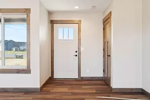 484 Coyote Way, New Richmond, WI 54017 - Photo 5