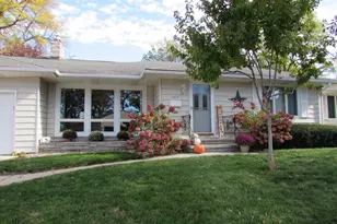 1317 Beach Pl, Fairmont, MN 56031 - Photo 1