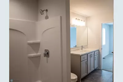 4801 Decorah Way S, Fargo, ND 58104 - Photo 11